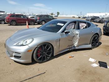  Salvage Porsche Panamera