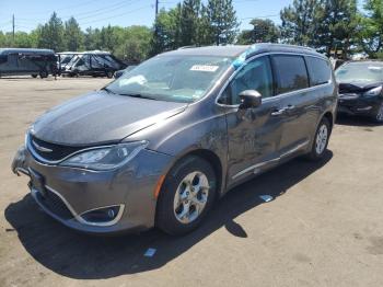  Salvage Chrysler Pacifica