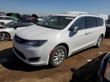  Salvage Chrysler Pacifica