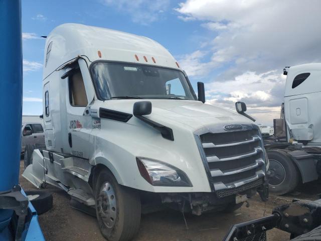  Salvage Freightliner Cascadia 1