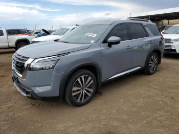  Salvage Nissan Pathfinder