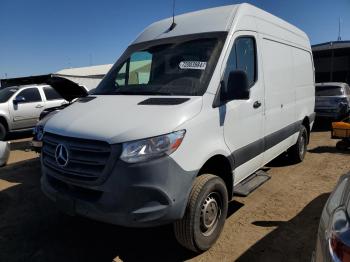  Salvage Mercedes-Benz Sprinter