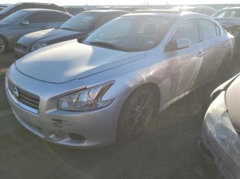  Salvage Nissan Maxima