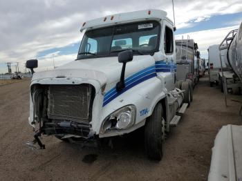  Salvage Freightliner Cascadia 1