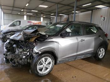  Salvage Nissan Kicks