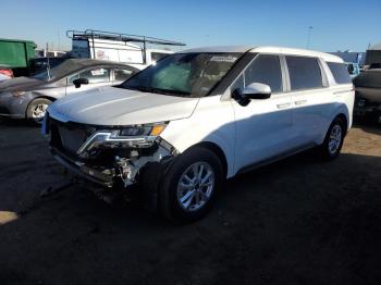  Salvage Kia Carnival