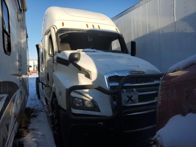  Salvage Freightliner Cascadia 1