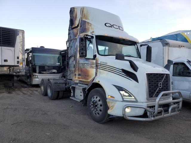  Salvage Volvo Vnr