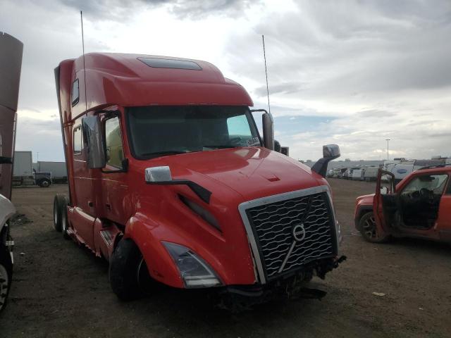  Salvage Volvo Vn