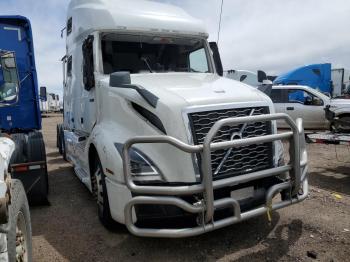  Salvage Volvo Vn