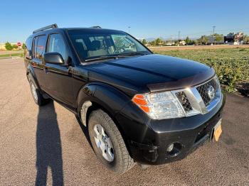 Salvage Nissan Pathfinder