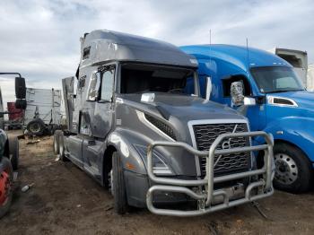  Salvage Volvo Vn