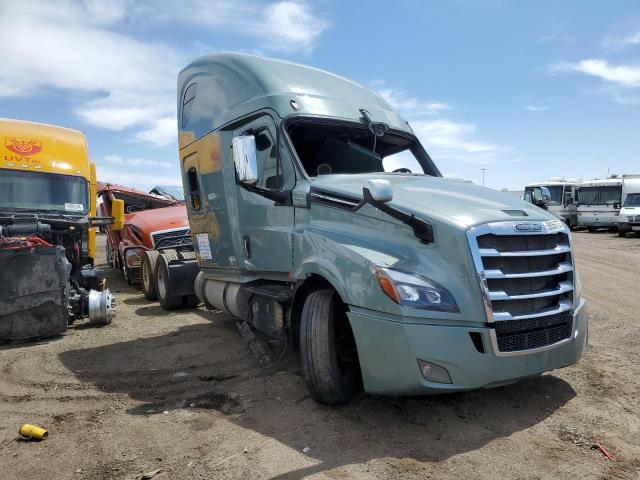  Salvage Freightliner Cascadia 1