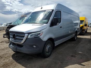  Salvage Mercedes-Benz Sprinter