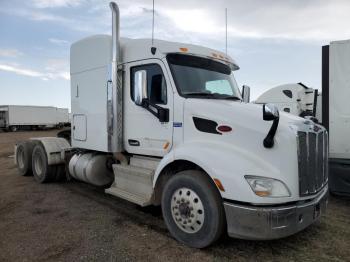  Salvage Peterbilt 579
