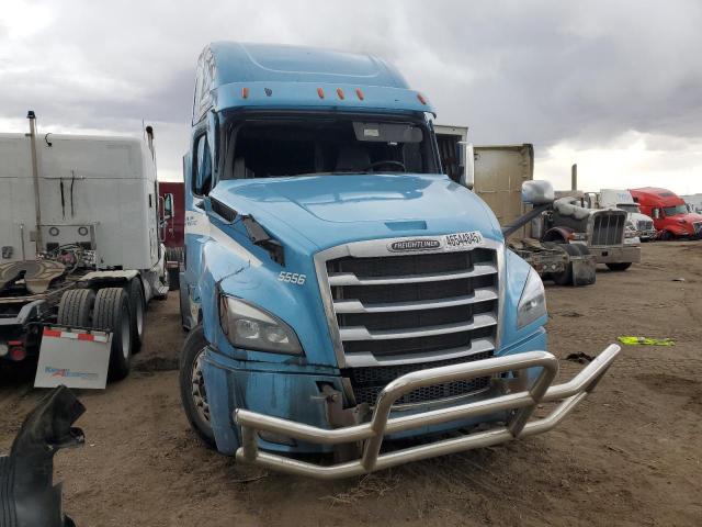  Salvage Freightliner Cascadia 1