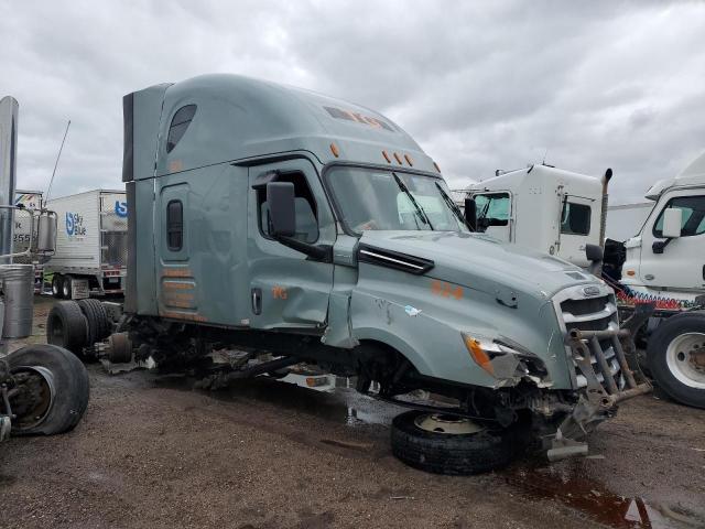  Salvage Freightliner Cascadia 1