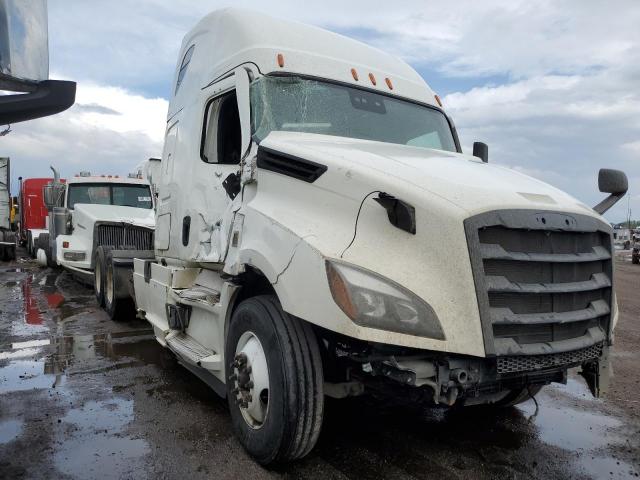  Salvage Freightliner Cascadia 1