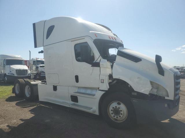  Salvage Freightliner Cascadia 1