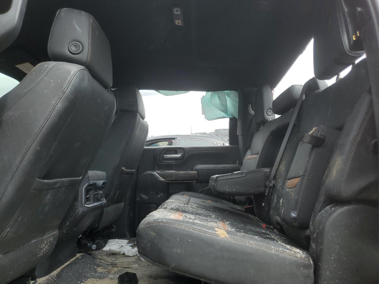 GMC Sierra K2500 At4 Image 11