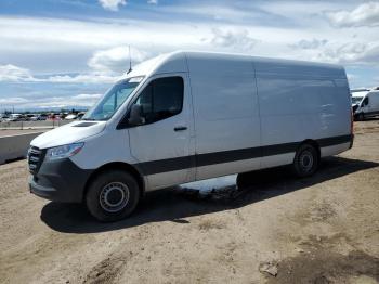  Salvage Mercedes-Benz Sprinter