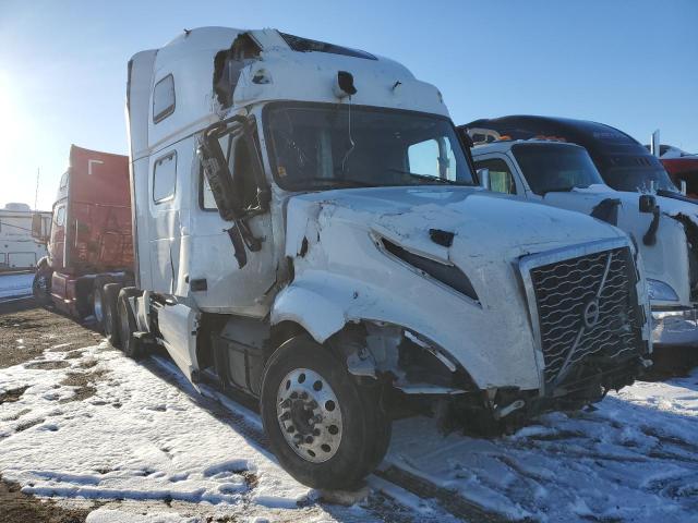  Salvage Volvo Vn