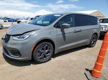  Salvage Chrysler Pacifica