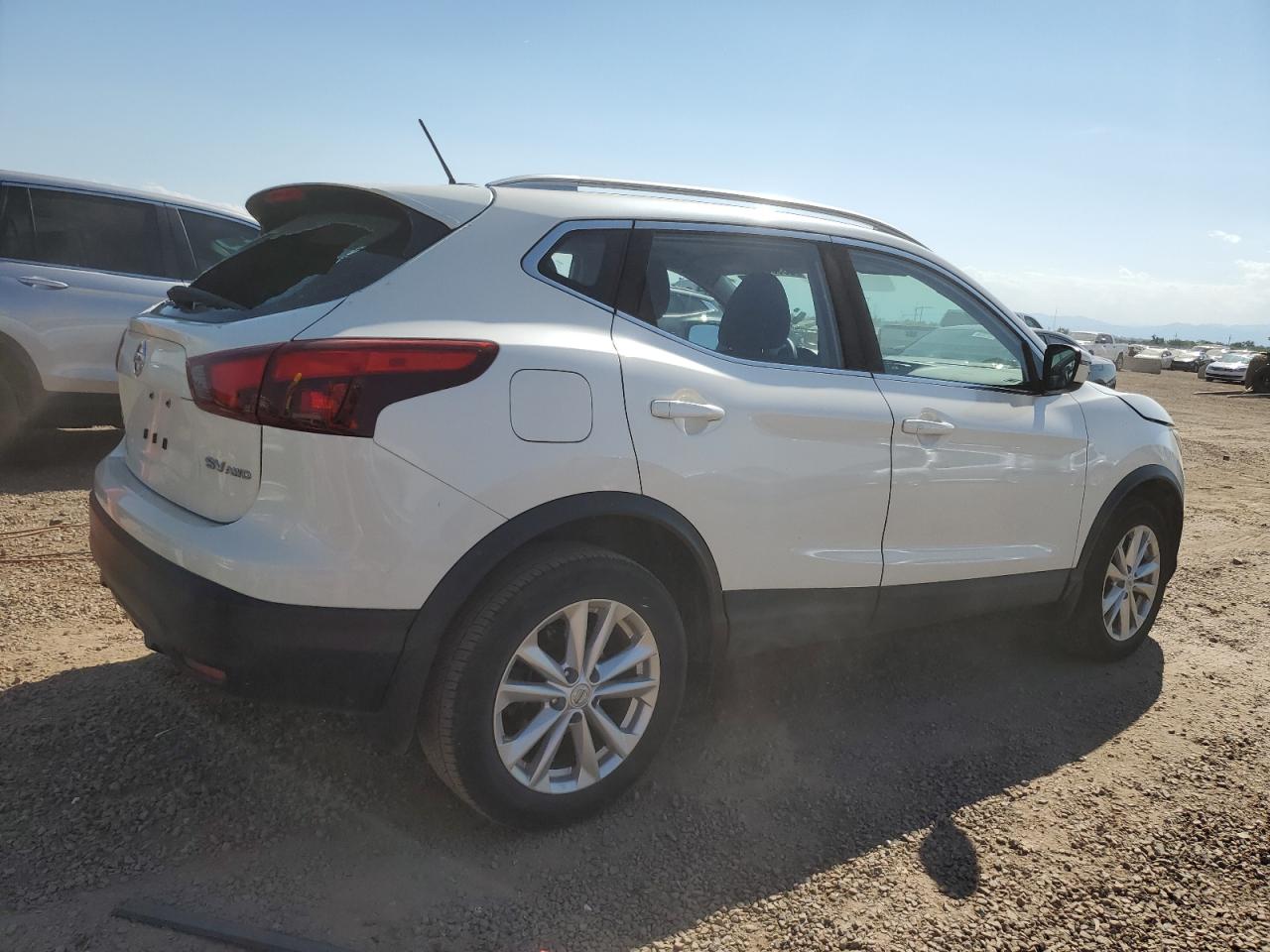 Nissan Rogue S Image 2