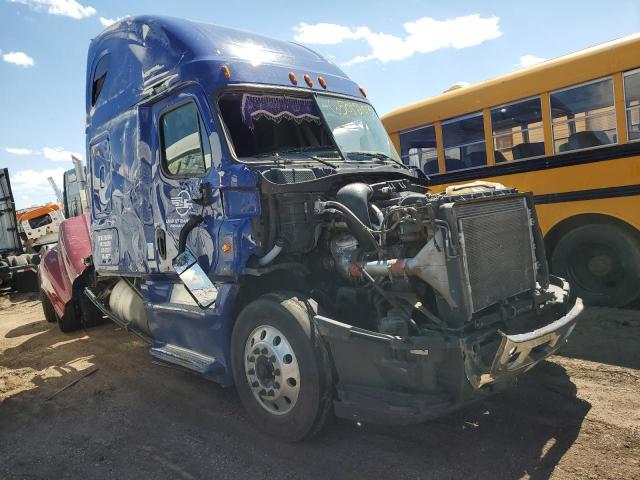  Salvage Freightliner Cascadia 1