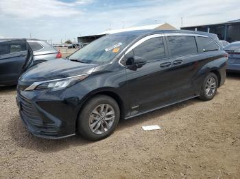  Salvage Toyota Sienna