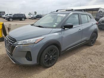  Salvage Nissan Kicks