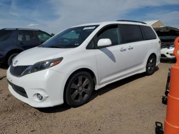  Salvage Toyota Sienna