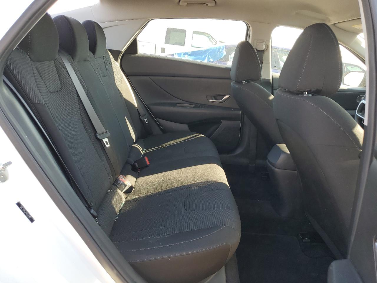 Hyundai ELANTRA Se Image 11