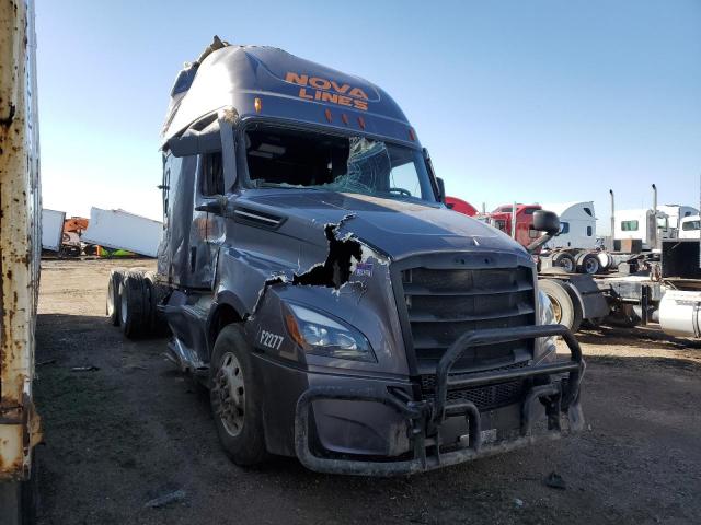  Salvage Freightliner Cascadia 1