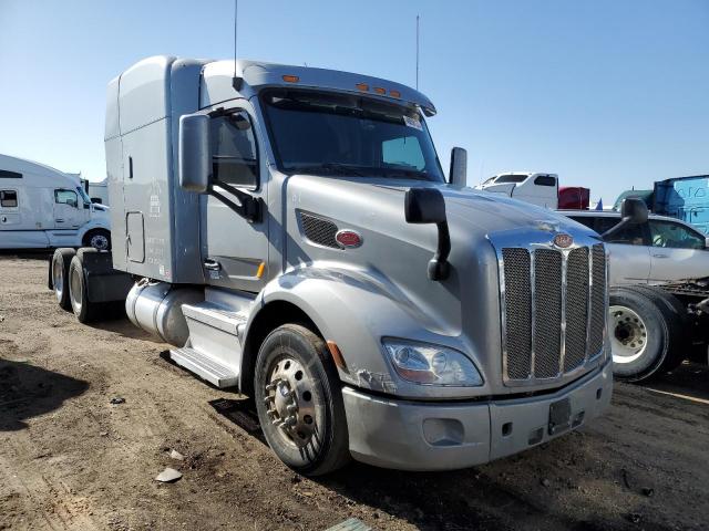  Salvage Peterbilt 579