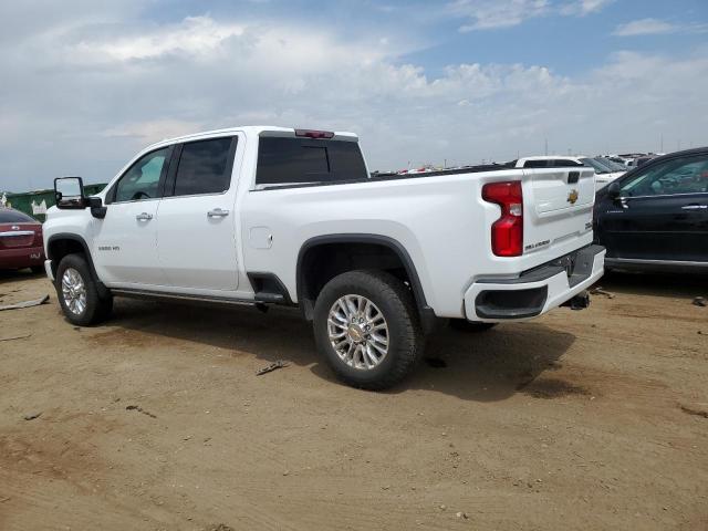 Chevrolet Silverado K3500 High Country Image 3