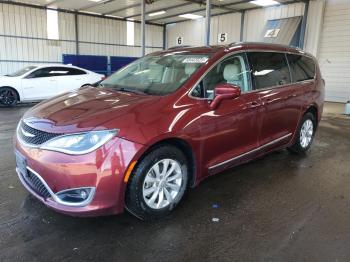 Salvage Chrysler Pacifica