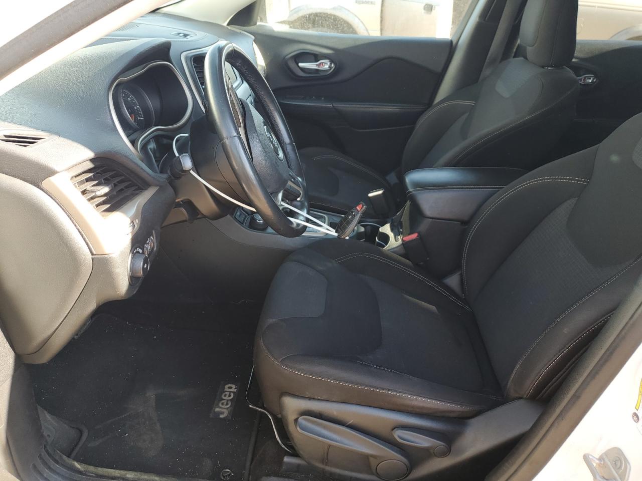 Jeep Grand Cherokee Latitude Image 7