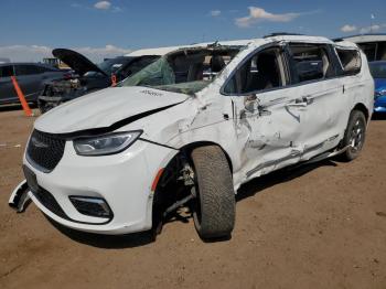  Salvage Chrysler Pacifica