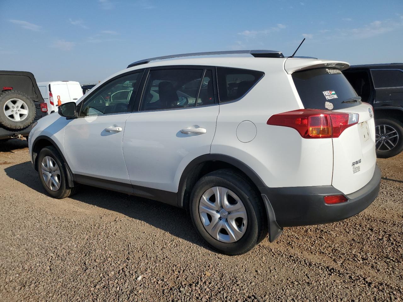 Toyota RAV4 Le Image 3