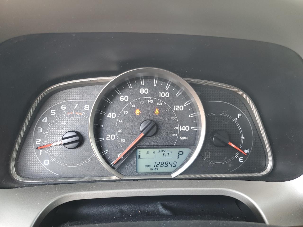 Toyota RAV4 Le Image 8