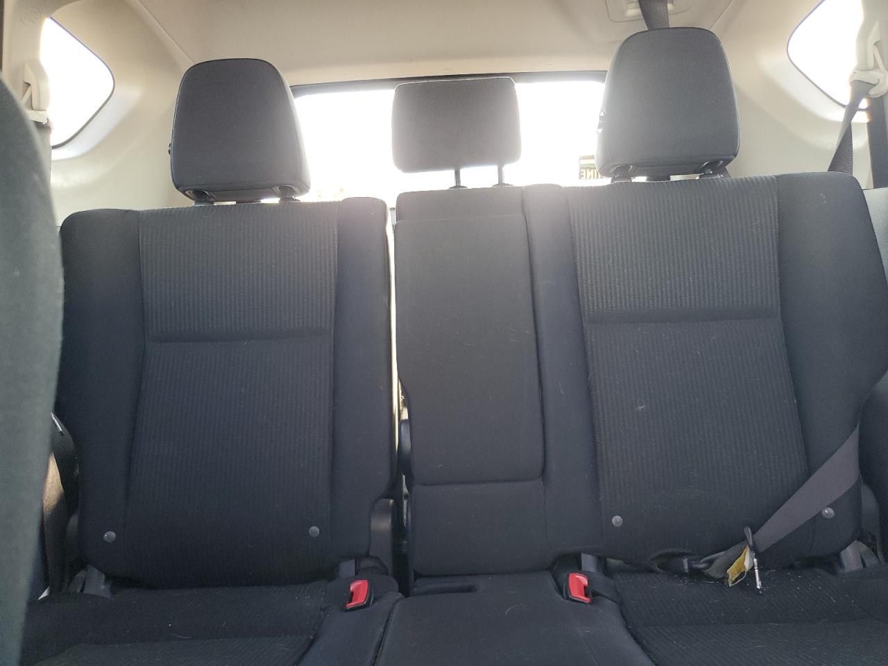 Toyota RAV4 Le Image 10