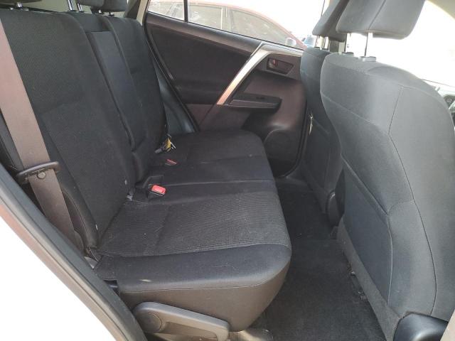 Toyota RAV4 Le Image 7