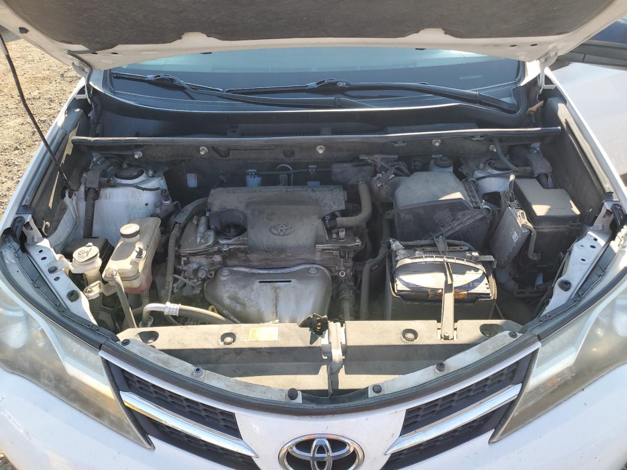 Toyota RAV4 Le Image 13