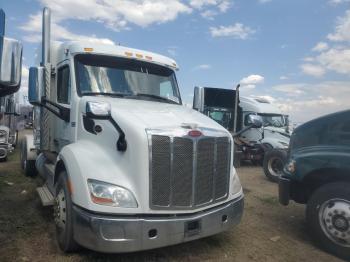  Salvage Peterbilt 579
