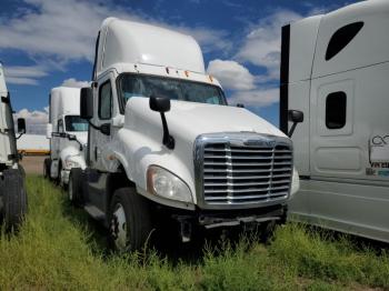  Salvage Freightliner Cascadia 1