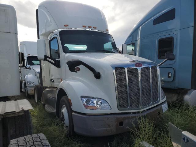  Salvage Peterbilt Tractor 579