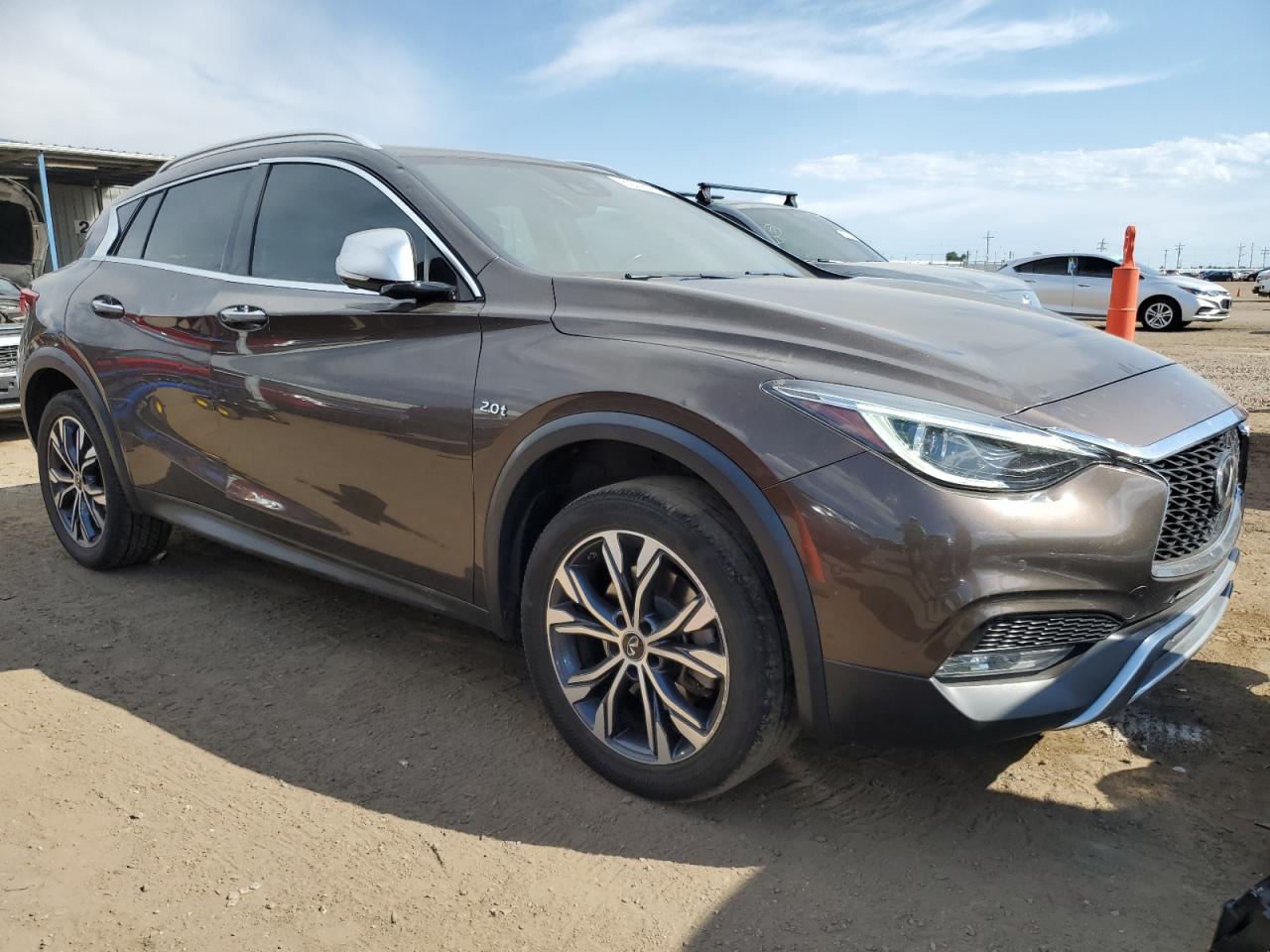 INFINITI Qx Base Image 11
