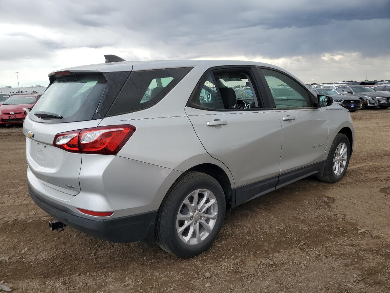 Chevrolet Equinox Ls Image 2