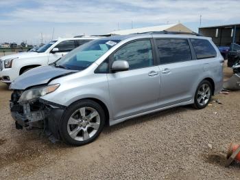 Salvage Toyota Sienna